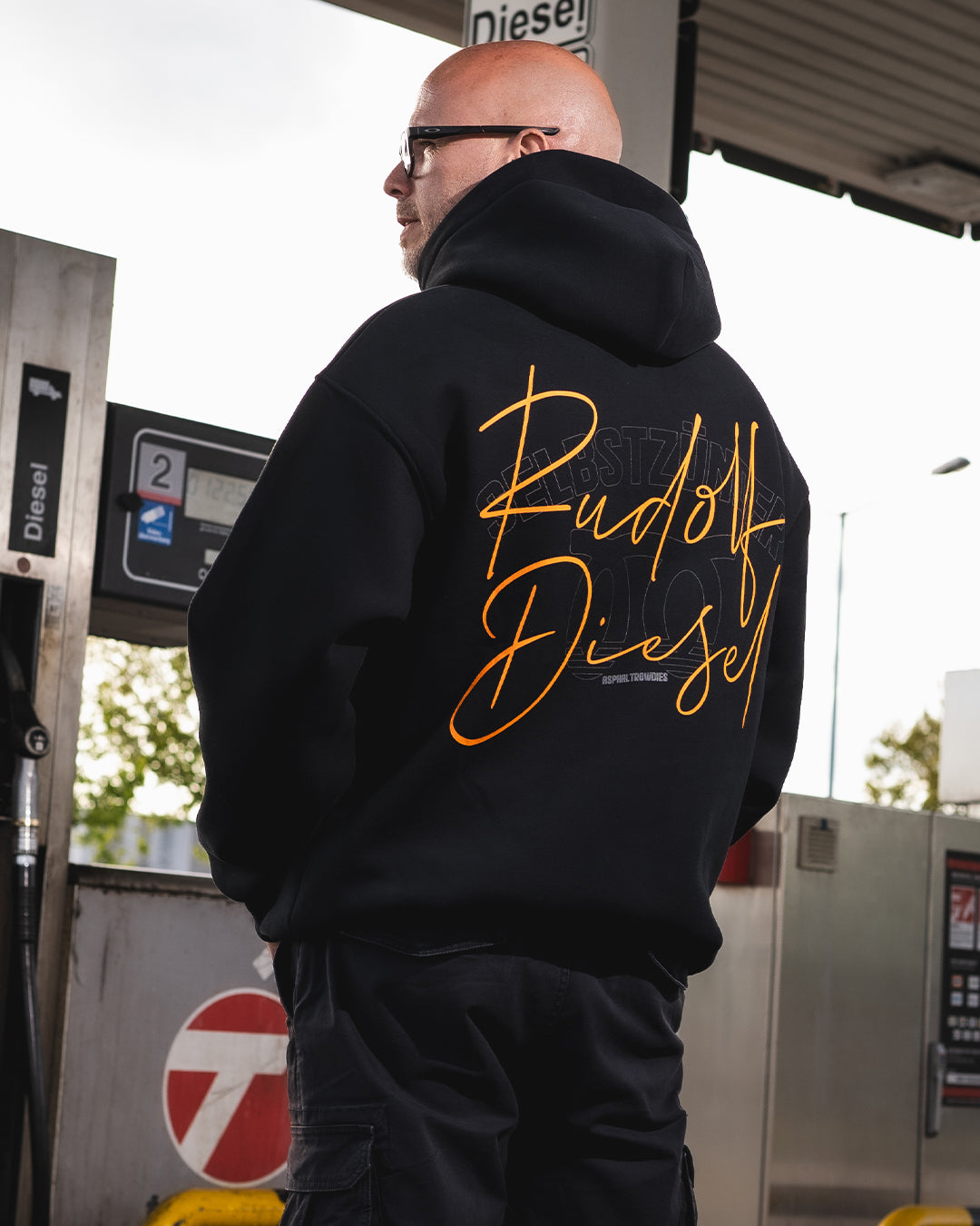 Diesel Hoodie All in Deal – Limitierter Hoodie + Sticker + Versand inklusive.