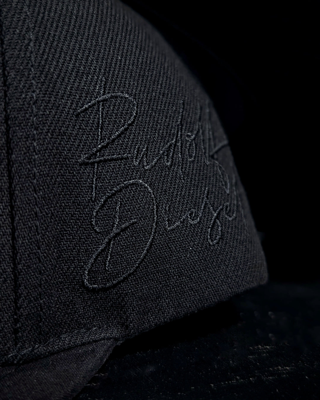 Selbstzünder 6 Panel Snapback – Black Edition